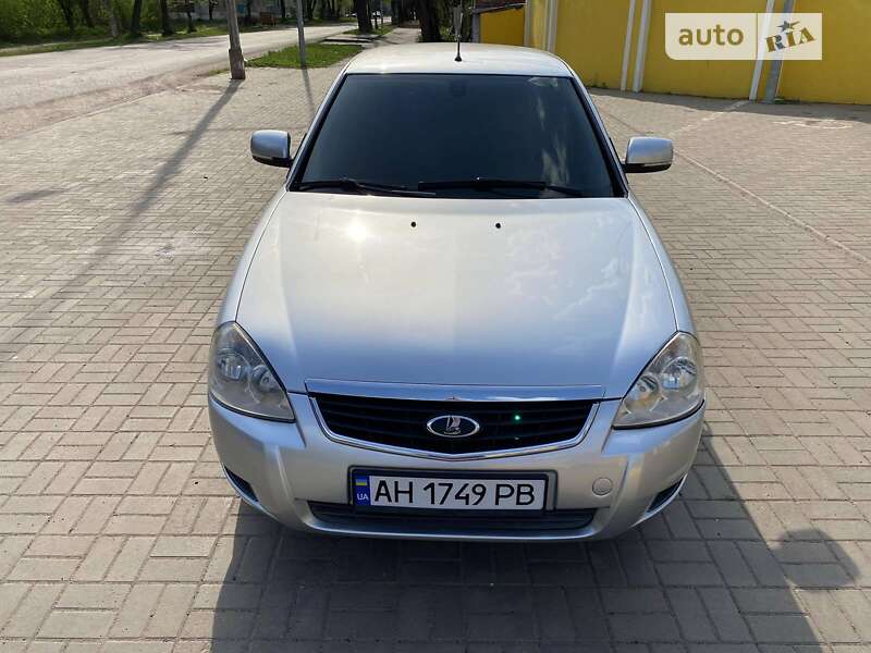 Хэтчбек ВАЗ / Lada 2172 Priora 2011 в Славянске