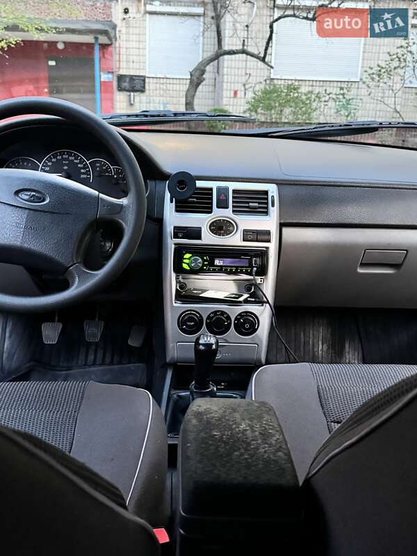 Хэтчбек ВАЗ / Lada 2172 Priora 2008 в Каменском