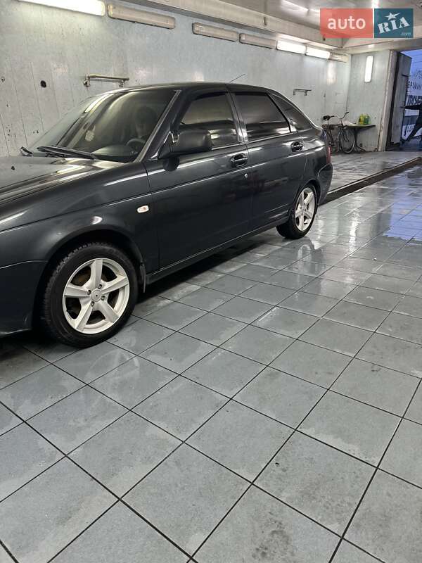 Хэтчбек ВАЗ / Lada 2172 Priora 2008 в Каменском