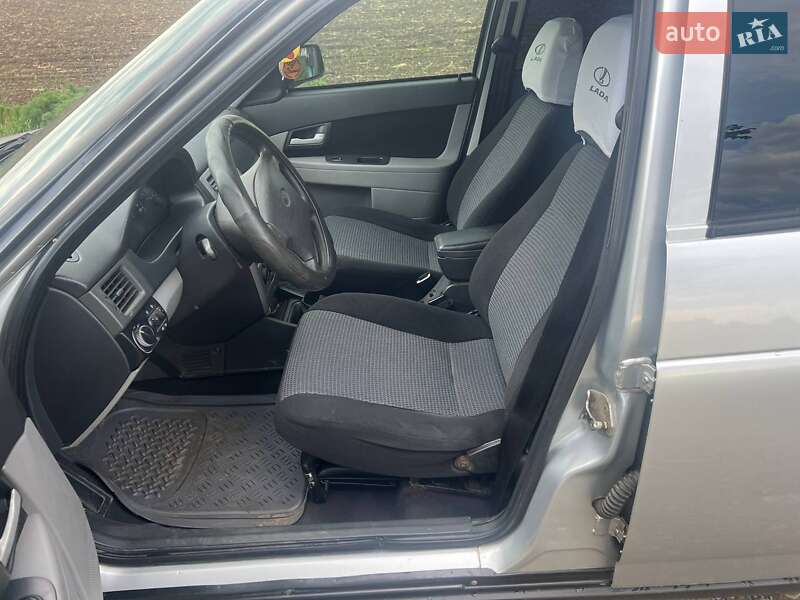 Хэтчбек ВАЗ / Lada 2172 Priora 2009 в Черновцах