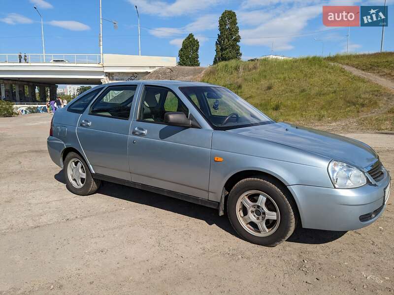 Хэтчбек ВАЗ / Lada 2172 Priora 2009 в Киеве