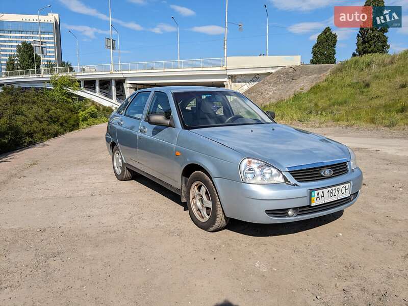 Хэтчбек ВАЗ / Lada 2172 Priora 2009 в Киеве