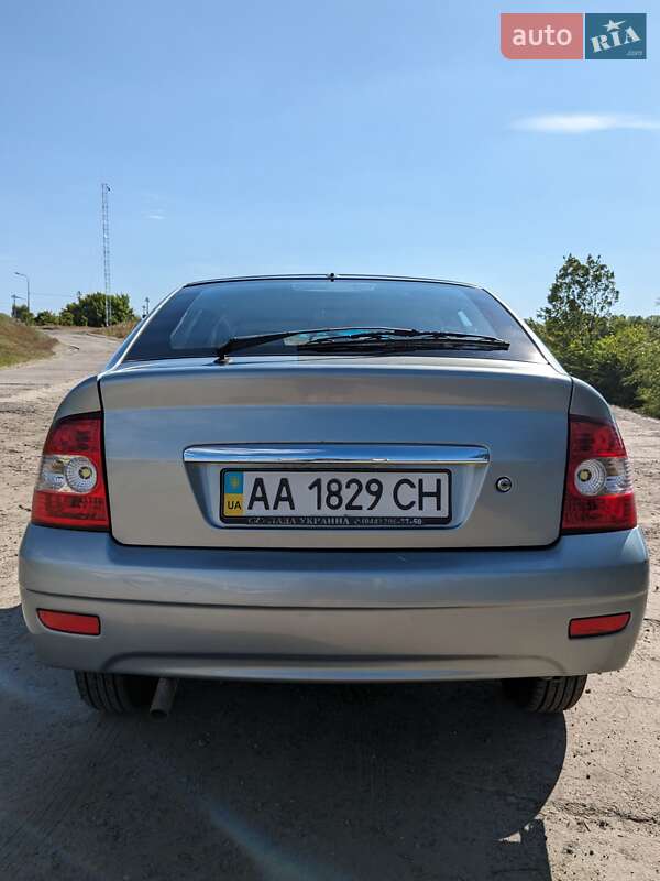 Хэтчбек ВАЗ / Lada 2172 Priora 2009 в Киеве