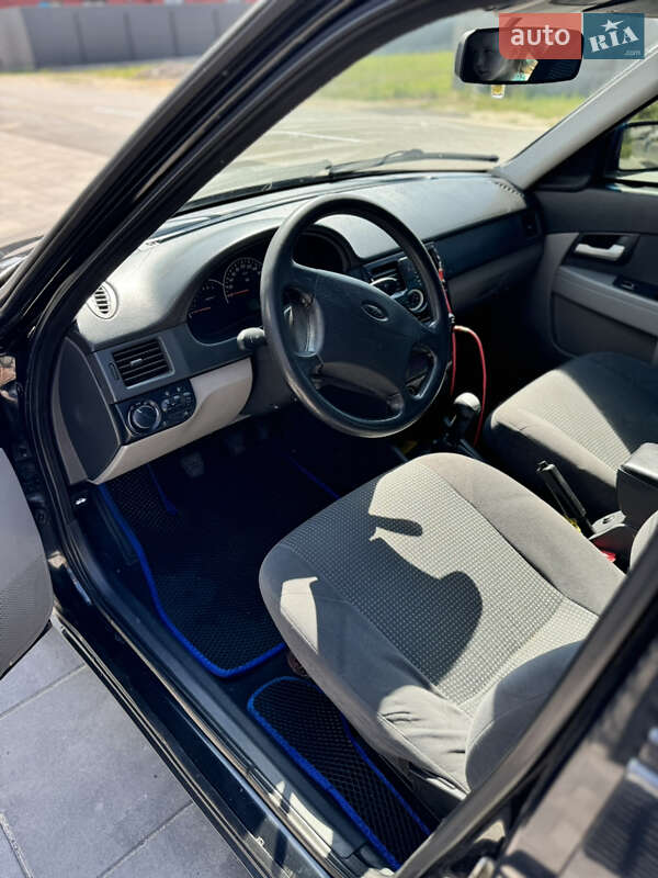 Хэтчбек ВАЗ / Lada 2172 Priora 2008 в Киеве