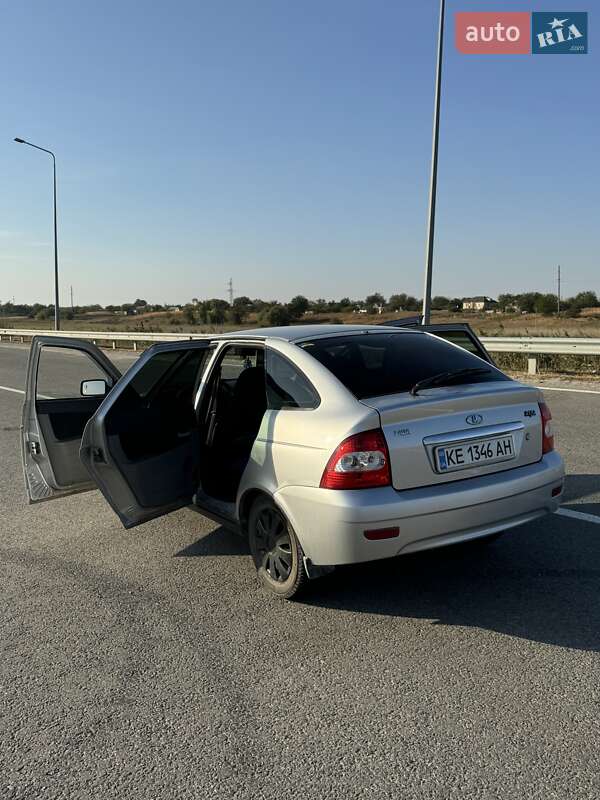 Хэтчбек ВАЗ / Lada 2172 Priora 2008 в Петриковке фото 2 Хэтчбек ВАЗ / Lada 2172 Priora 2008 в Петриковке