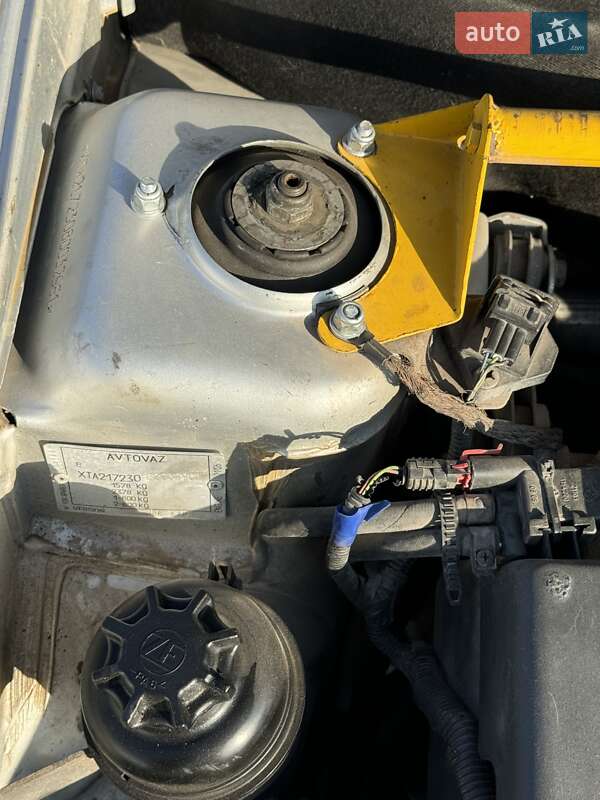 Хэтчбек ВАЗ / Lada 2172 Priora 2008 в Петриковке фото 5 Хэтчбек ВАЗ / Lada 2172 Priora 2008 в Петриковке