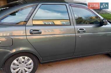 Хэтчбек ВАЗ 2172 Priora 2008 в 
