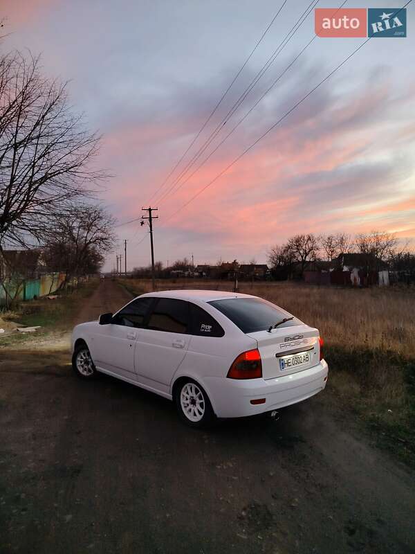 Хетчбек ВАЗ / Lada 2172 Priora 2012 в Снігурівці