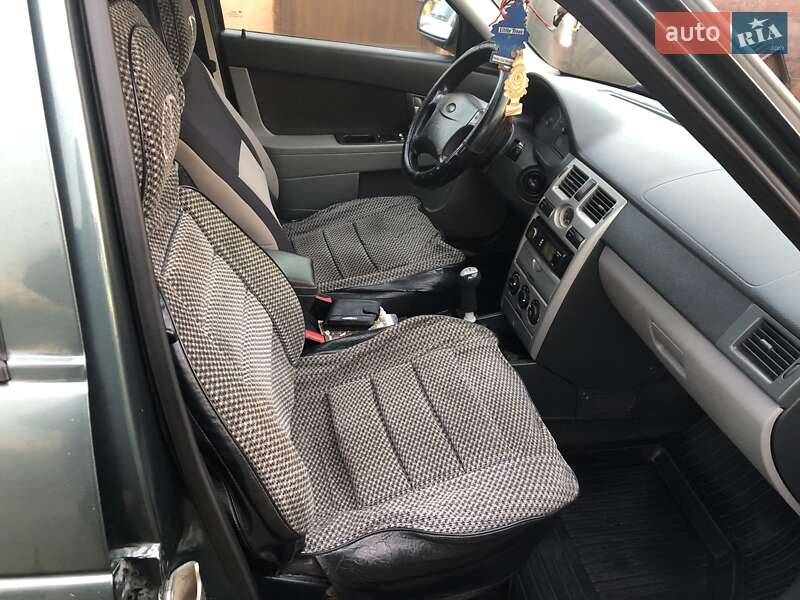 Хэтчбек ВАЗ / Lada 2172 Priora 2011 в Ровно