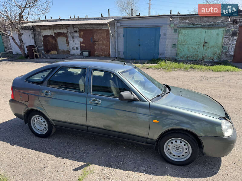 Хэтчбек ВАЗ 2172 Priora 2011 в 