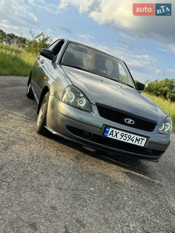 Хэтчбек ВАЗ / Lada 2172 Priora 2008 в Краснограде