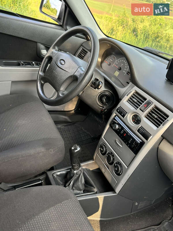 Хэтчбек ВАЗ / Lada 2172 Priora 2008 в Краснограде