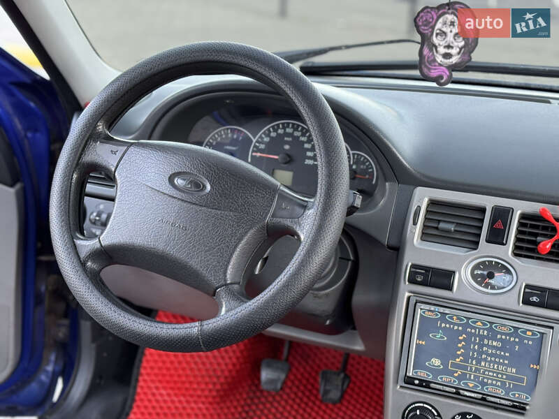 Хетчбек ВАЗ / Lada 2172 Priora 2010 в Хмельницькому