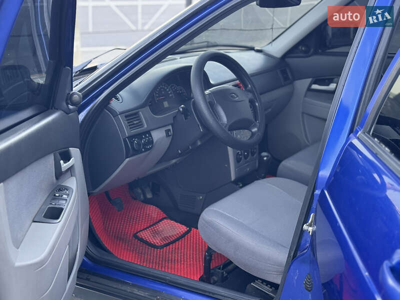 Хетчбек ВАЗ / Lada 2172 Priora 2010 в Хмельницькому