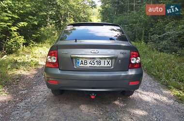 Хэтчбек ВАЗ 2172 Priora 2011 в 