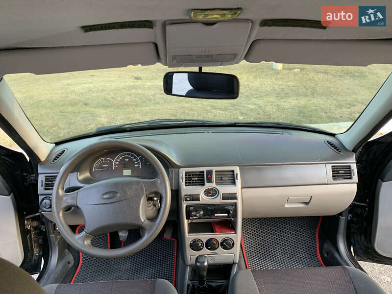 Хэтчбек ВАЗ / Lada 2172 Priora 2008 в Бобринце