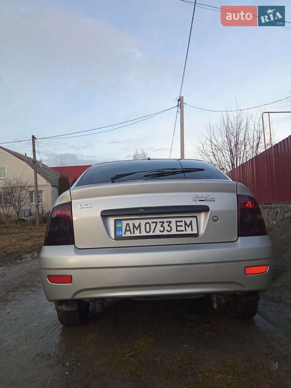 Хэтчбек ВАЗ / Lada 2172 Priora 2008 в Житомире фото 4 Хэтчбек ВАЗ / Lada 2172 Priora 2008 в Житомире