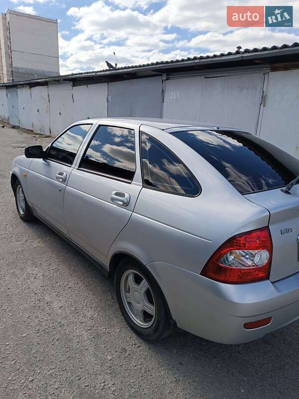 Хэтчбек ВАЗ / Lada 2172 Priora 2009 в Харькове