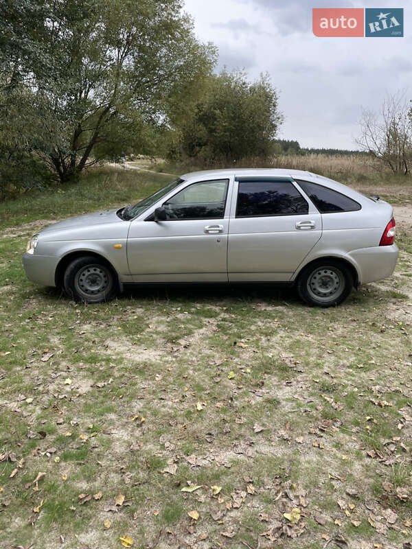 Хэтчбек ВАЗ / Lada 2172 Priora 2008 в Киеве фото 2 Хэтчбек ВАЗ / Lada 2172 Priora 2008 в Киеве