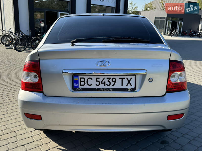 Хэтчбек ВАЗ / Lada 2172 Priora 2008 в Львове