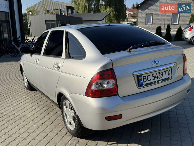 Хэтчбек ВАЗ / Lada 2172 Priora 2008 в Львове