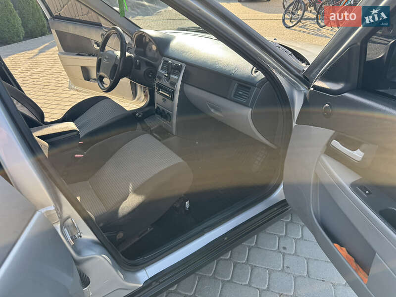 Хэтчбек ВАЗ / Lada 2172 Priora 2008 в Львове