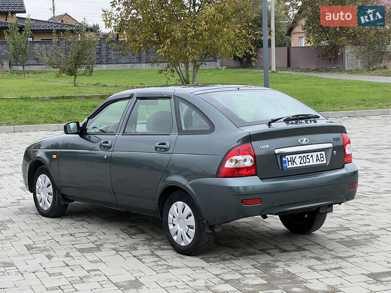 Хэтчбек ВАЗ / Lada 2172 Priora 2008 в Здолбунове фото 10 Хэтчбек ВАЗ / Lada 2172 Priora 2008 в Здолбунове
