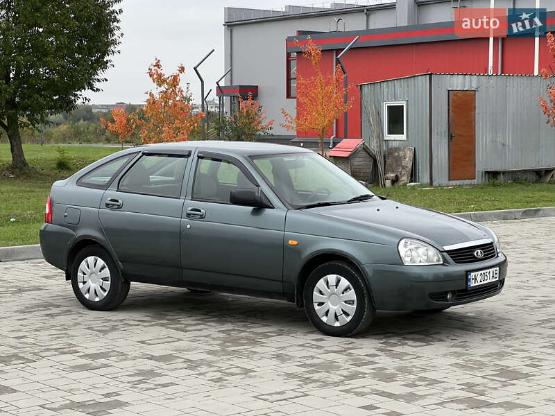 Хэтчбек ВАЗ / Lada 2172 Priora 2008 в Здолбунове фото 14 Хэтчбек ВАЗ / Lada 2172 Priora 2008 в Здолбунове