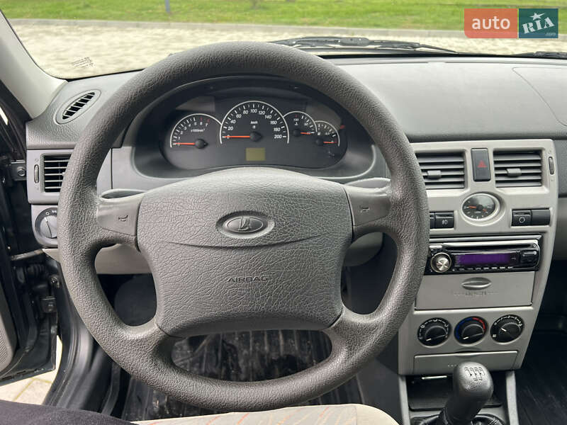 Хэтчбек ВАЗ / Lada 2172 Priora 2008 в Здолбунове фото 33 Хэтчбек ВАЗ / Lada 2172 Priora 2008 в Здолбунове