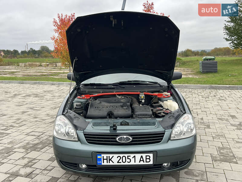 Хэтчбек ВАЗ / Lada 2172 Priora 2008 в Здолбунове фото 38 Хэтчбек ВАЗ / Lada 2172 Priora 2008 в Здолбунове