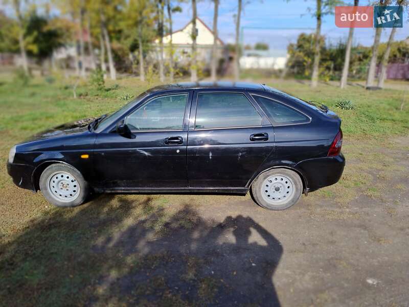Хэтчбек ВАЗ / Lada 2172 Priora 2009 в Новом Буге
