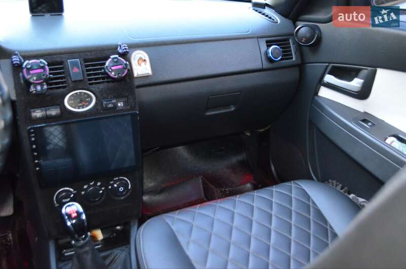 Хэтчбек ВАЗ / Lada 2172 Priora 2012 в Черновцах фото 10 Хэтчбек ВАЗ / Lada 2172 Priora 2012 в Черновцах