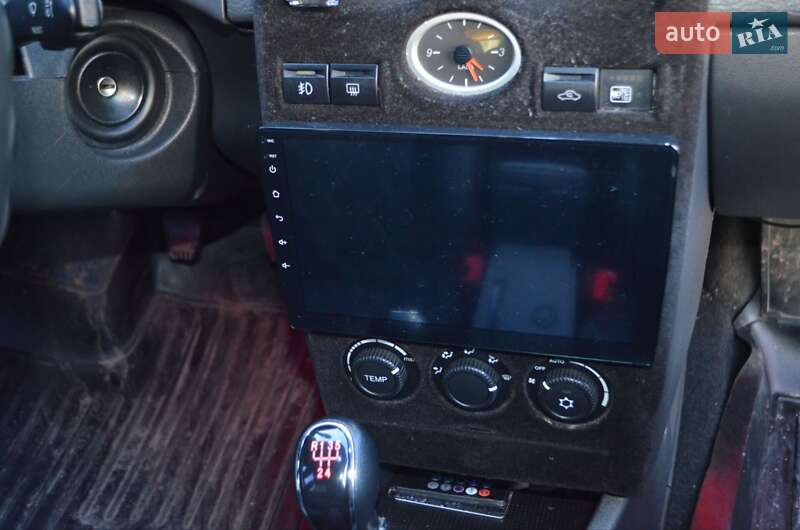 Хэтчбек ВАЗ / Lada 2172 Priora 2012 в Черновцах фото 26 Хэтчбек ВАЗ / Lada 2172 Priora 2012 в Черновцах