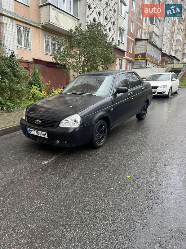 Хэтчбек ВАЗ 2172 Priora 2008 в  фото Хэтчбек ВАЗ 2172 Priora 2008 в