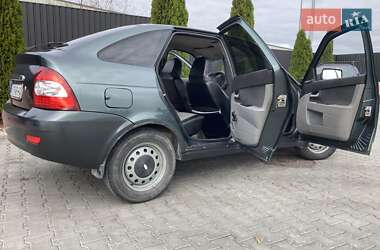 Хетчбек ВАЗ 2172 Priora 2011 в  фото 8 Хетчбек ВАЗ 2172 Priora 2011 в