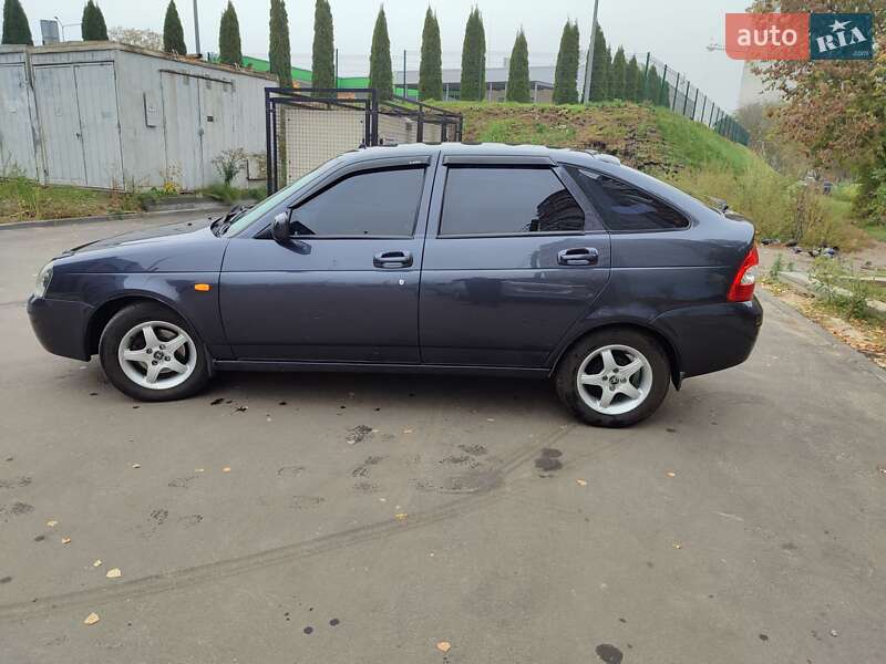Хэтчбек ВАЗ / Lada 2172 Priora 2008 в Житомире фото 12 Хэтчбек ВАЗ / Lada 2172 Priora 2008 в Житомире
