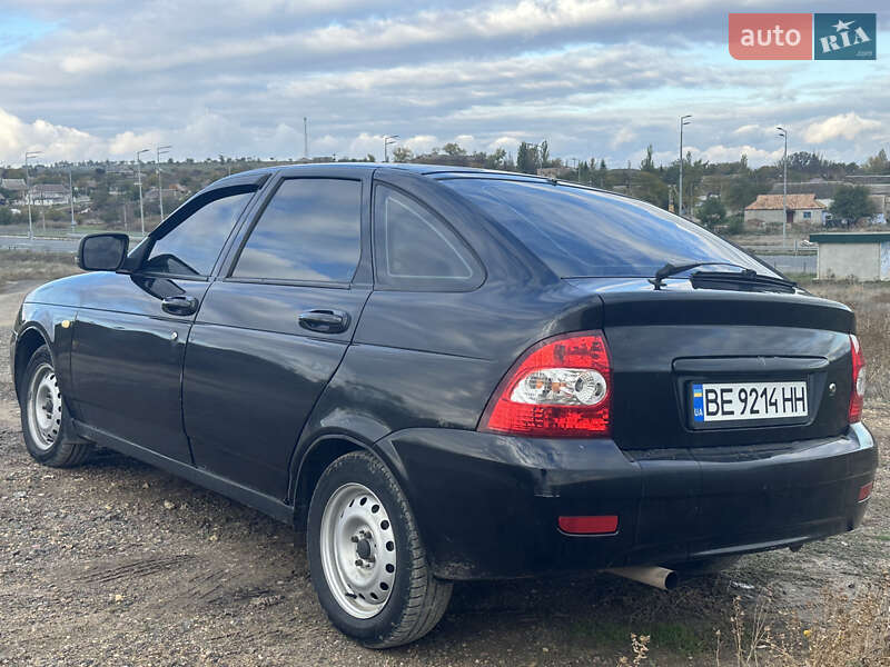 Хэтчбек ВАЗ / Lada 2172 Priora 2008 в Новой Одессе фото 3 Хэтчбек ВАЗ / Lada 2172 Priora 2008 в Новой Одессе