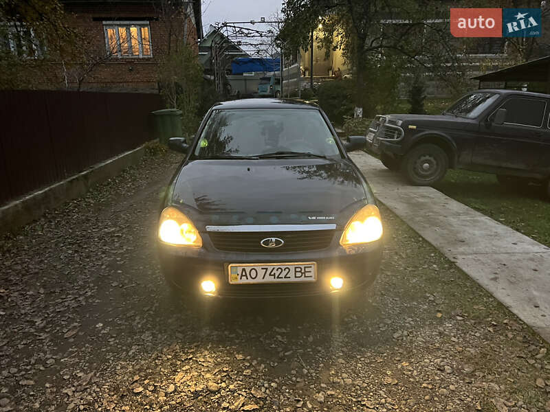Хетчбек ВАЗ / Lada 2172 Priora 2008 в Біловарці