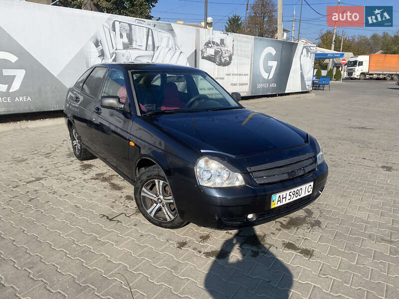 Хэтчбек ВАЗ / Lada 2172 Priora 2008 в Черновцах фото Хэтчбек ВАЗ / Lada 2172 Priora 2008 в Черновцах