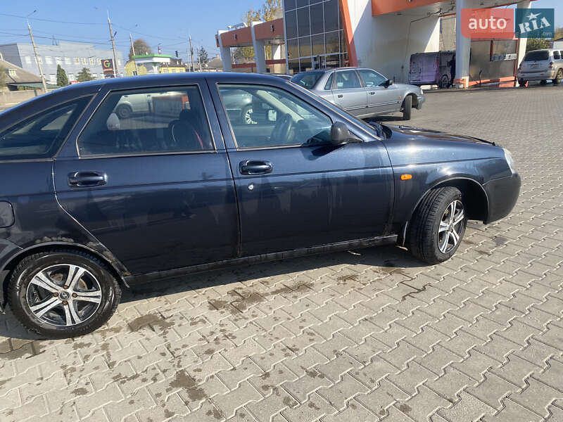 Хэтчбек ВАЗ / Lada 2172 Priora 2008 в Черновцах фото 4 Хэтчбек ВАЗ / Lada 2172 Priora 2008 в Черновцах