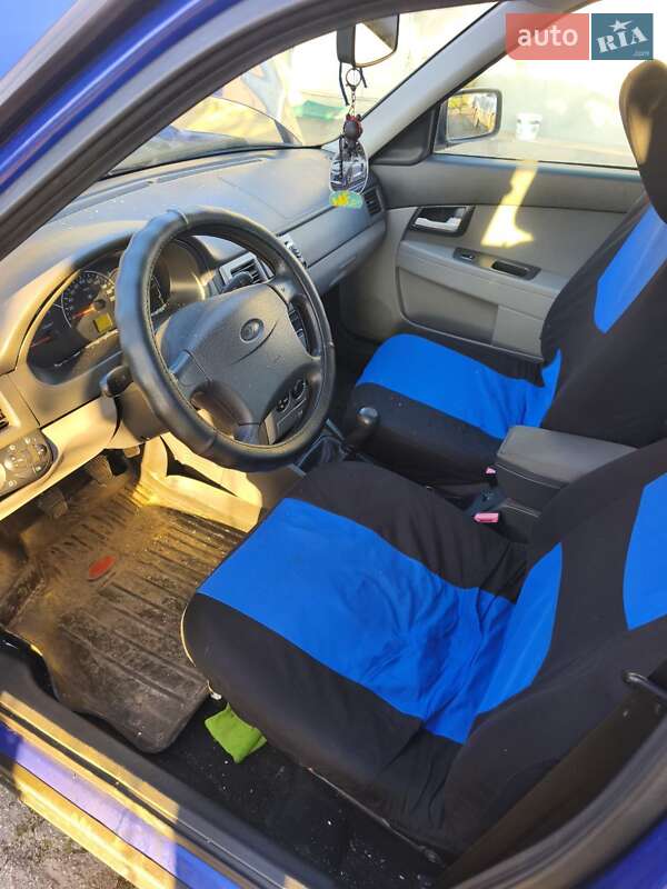 Хетчбек ВАЗ / Lada 2172 Priora 2010 в Шепетівці фото 2 Хетчбек ВАЗ / Lada 2172 Priora 2010 в Шепетівці