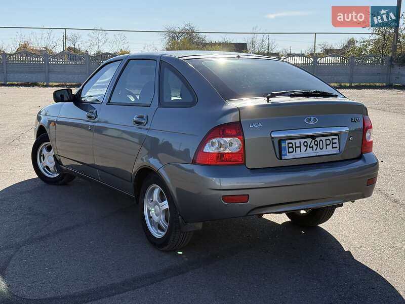 Хетчбек ВАЗ / Lada 2172 Priora 2008 в Маяках фото 3 Хетчбек ВАЗ / Lada 2172 Priora 2008 в Маяках