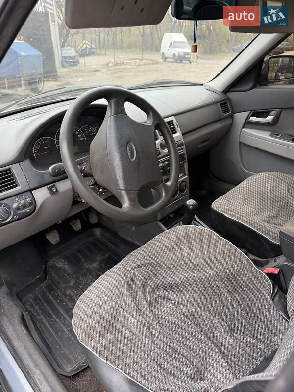 Хетчбек ВАЗ / Lada 2172 Priora 2009 в Смілі фото 9 Хетчбек ВАЗ / Lada 2172 Priora 2009 в Смілі