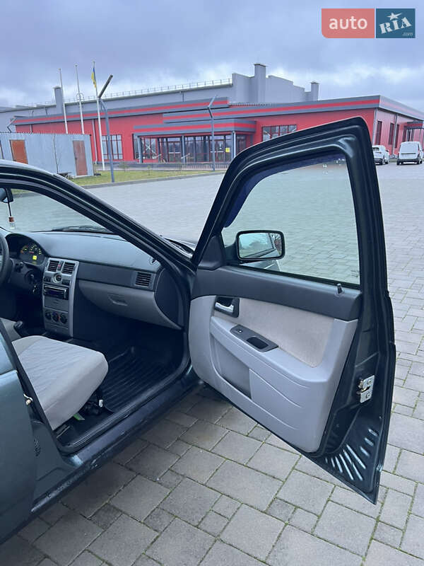 Хетчбек ВАЗ / Lada 2172 Priora 2008 в Здолбуніві фото 34 Хетчбек ВАЗ / Lada 2172 Priora 2008 в Здолбуніві