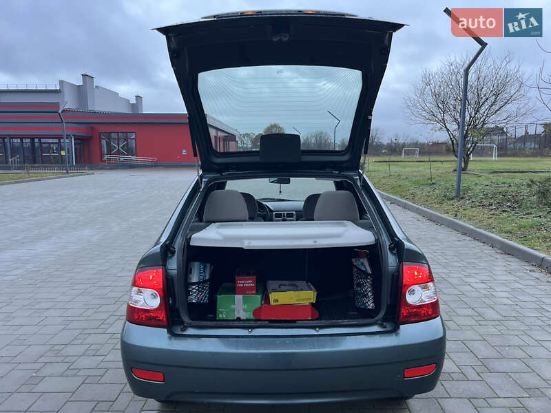 Хетчбек ВАЗ / Lada 2172 Priora 2008 в Здолбуніві фото 44 Хетчбек ВАЗ / Lada 2172 Priora 2008 в Здолбуніві