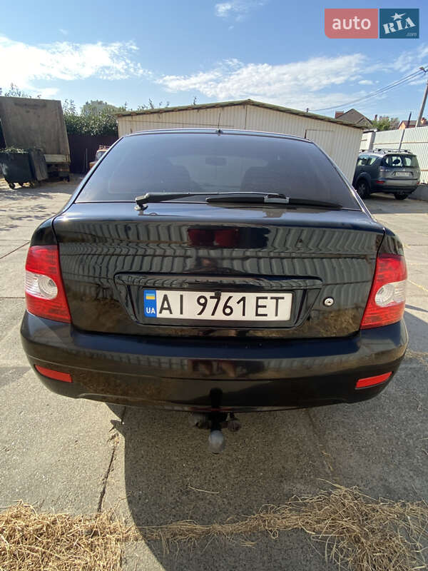 Хэтчбек ВАЗ / Lada 2172 Priora 2010 в Софиевской Борщаговке фото 9 Хэтчбек ВАЗ / Lada 2172 Priora 2010 в Софиевской Борщаговке