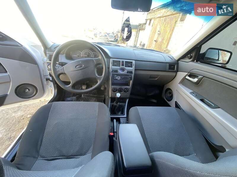 Хэтчбек ВАЗ / Lada 2172 Priora 2010 в Запорожье фото 13 Хэтчбек ВАЗ / Lada 2172 Priora 2010 в Запорожье