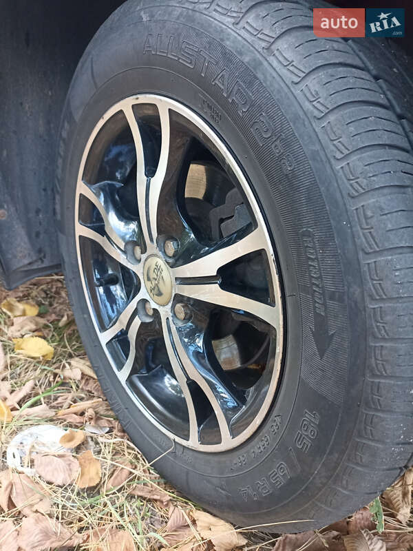 Хетчбек ВАЗ / Lada 2172 Priora 2008 в Сумах фото 11 Хетчбек ВАЗ / Lada 2172 Priora 2008 в Сумах