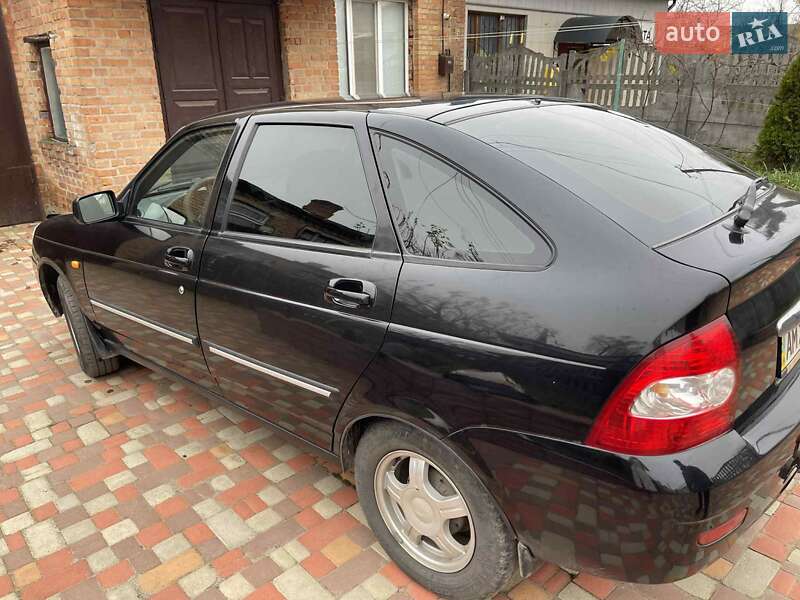 Хэтчбек ВАЗ / Lada 2172 Priora 2008 в Бердичеве