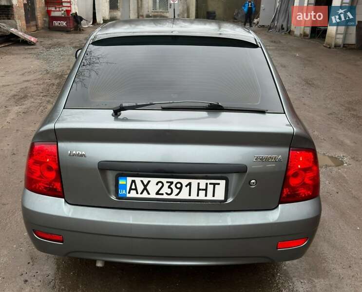 Хетчбек ВАЗ / Lada 2172 Priora 2011 в Харкові